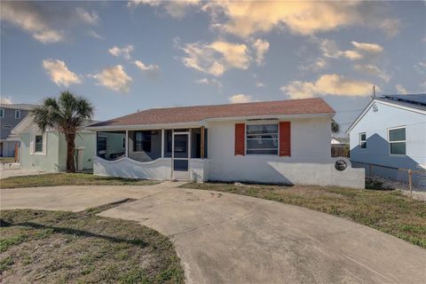 Photo of 440 S Bayshore Drive, Madeira Beach, FL 33708 (MLS # TB8369183)