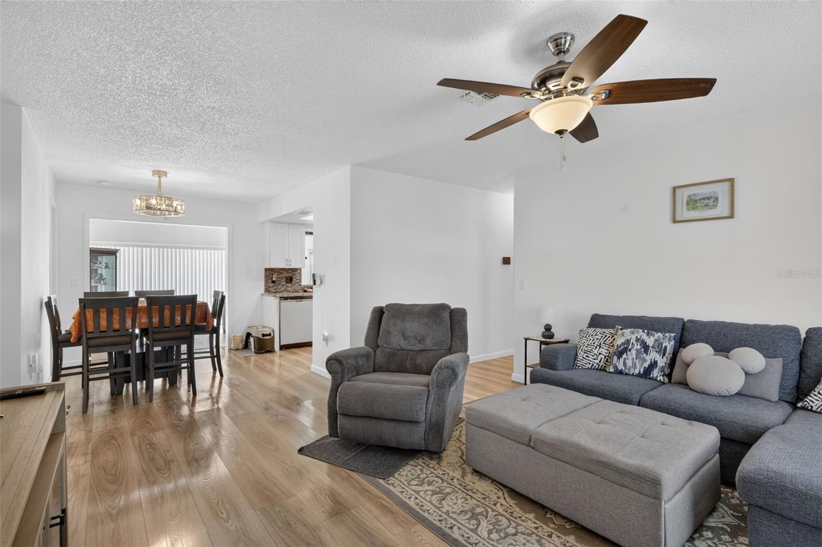 82 CIRCLEWOOD DRIVE A3-4