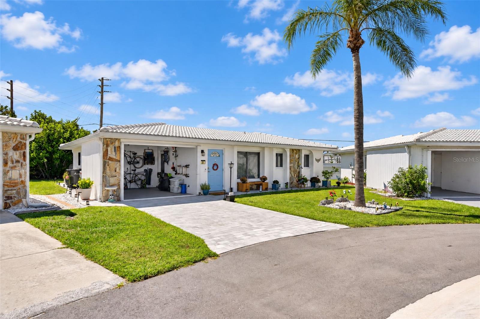 82 CIRCLEWOOD DRIVE A3-4