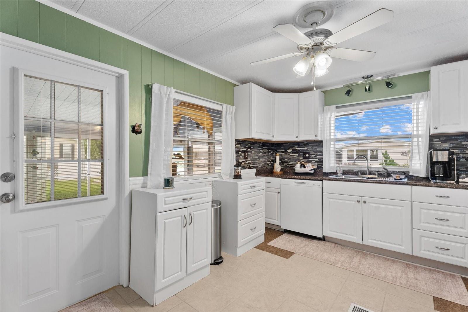 560 FAIRMOUNT DRIVE, NORTH PORT, FL, 34287 2 560 FAIRMOUNT DRIVE