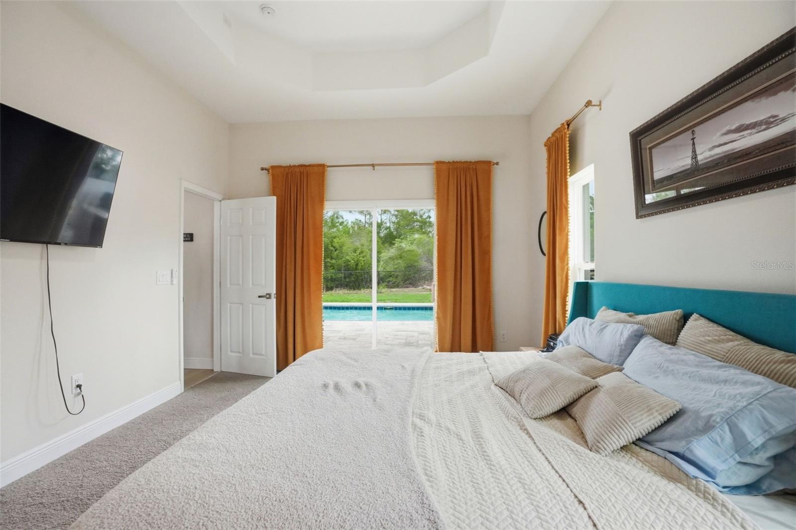 ROYAL HIGHLANDS - Residential