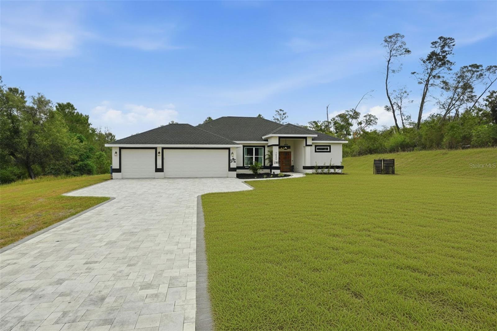 ROYAL HIGHLANDS - Residential