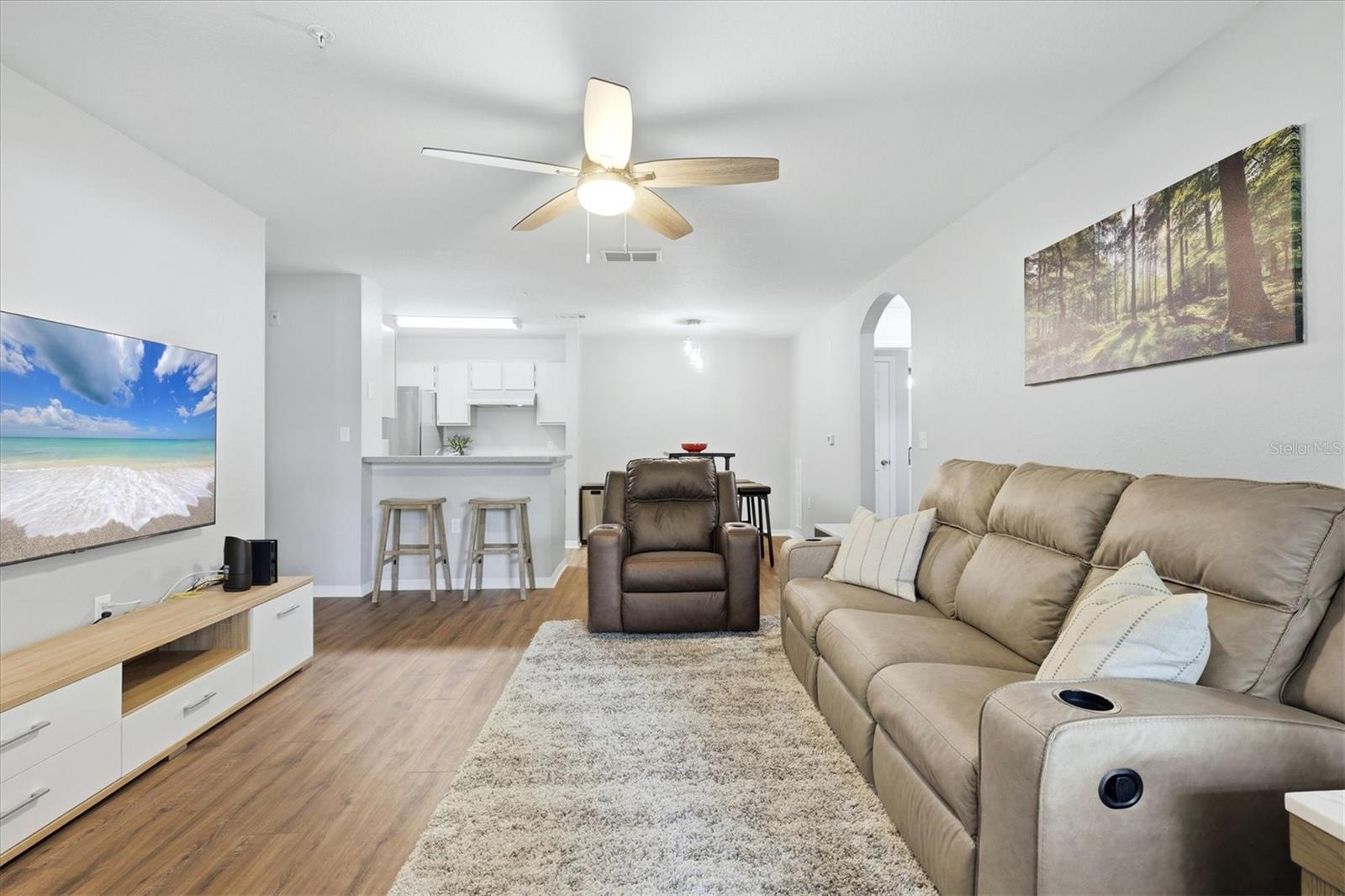 8926 MANOR LOOP 103