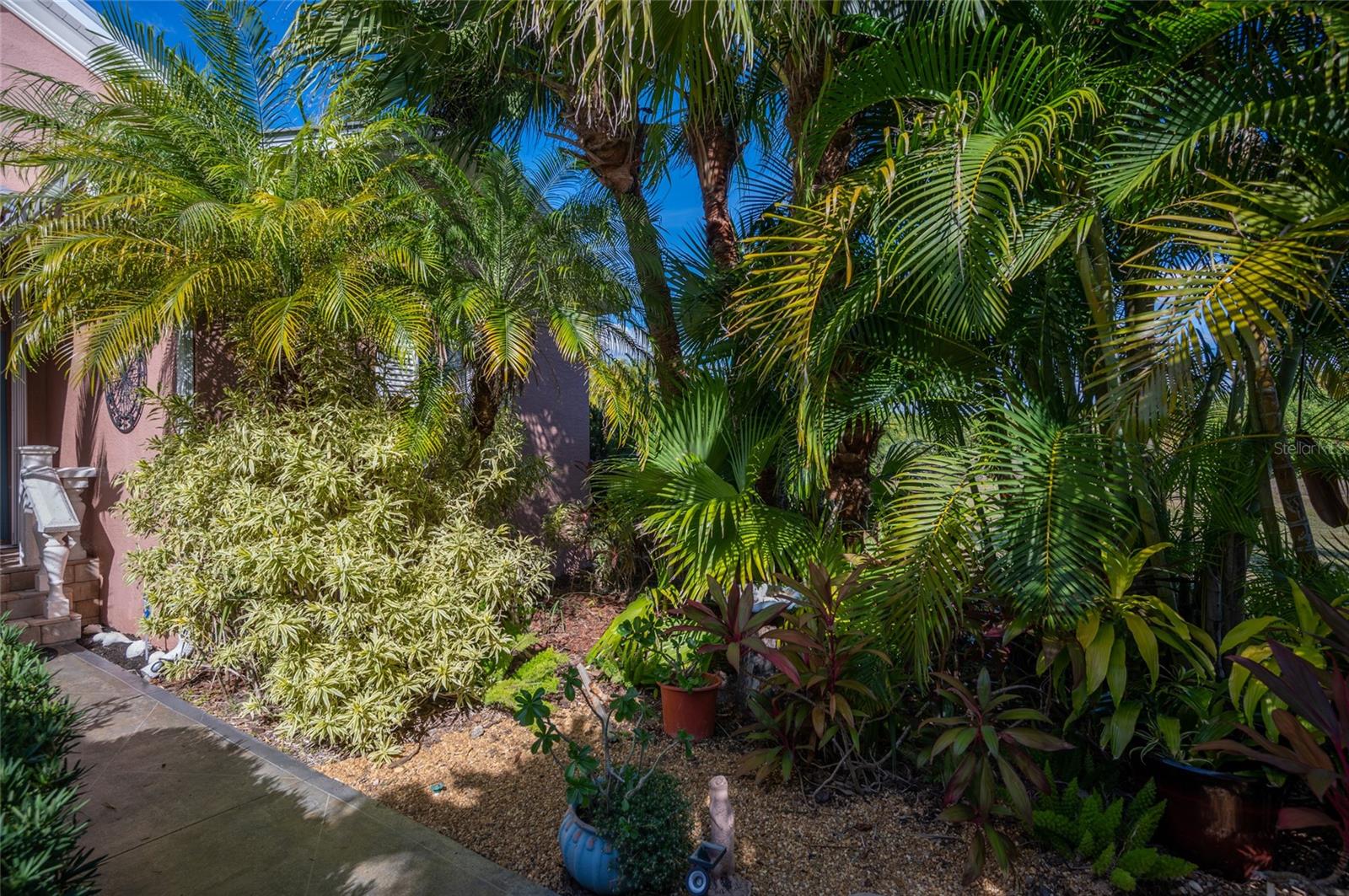 ROTONDA LAKES - Residential