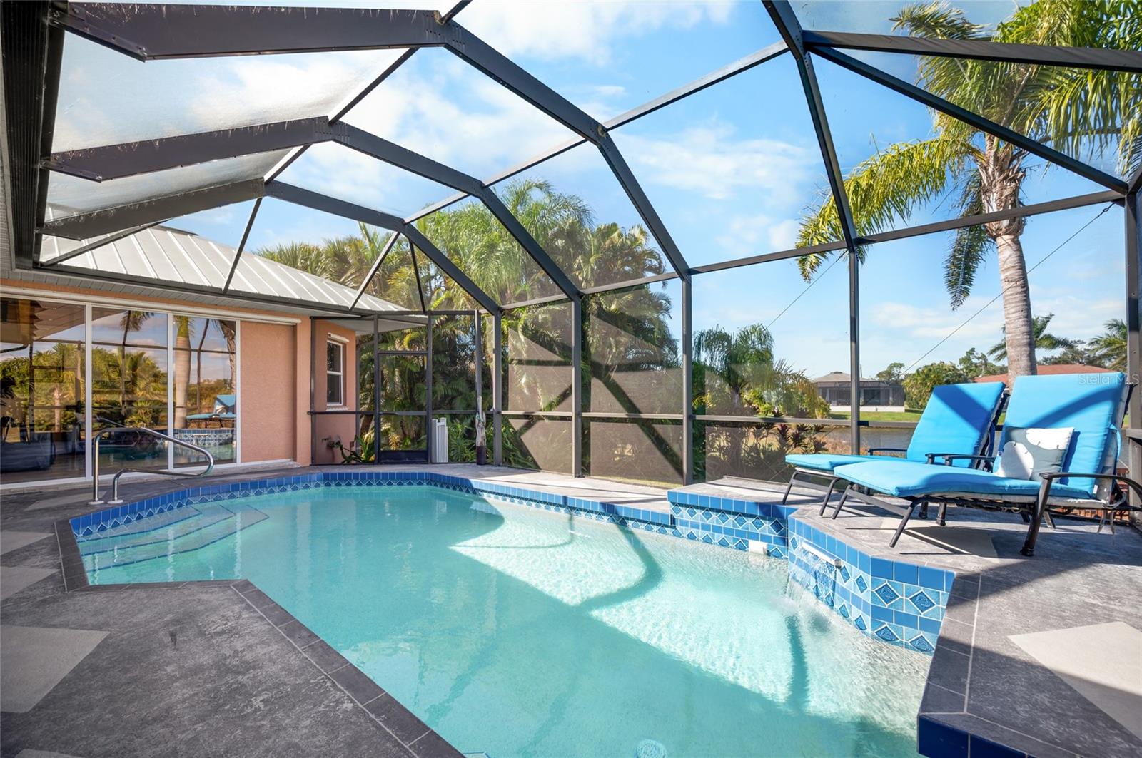 ROTONDA LAKES - Residential