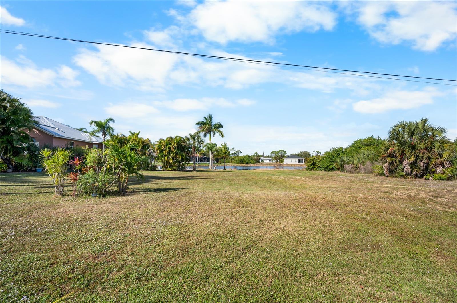 ROTONDA LAKES - Residential