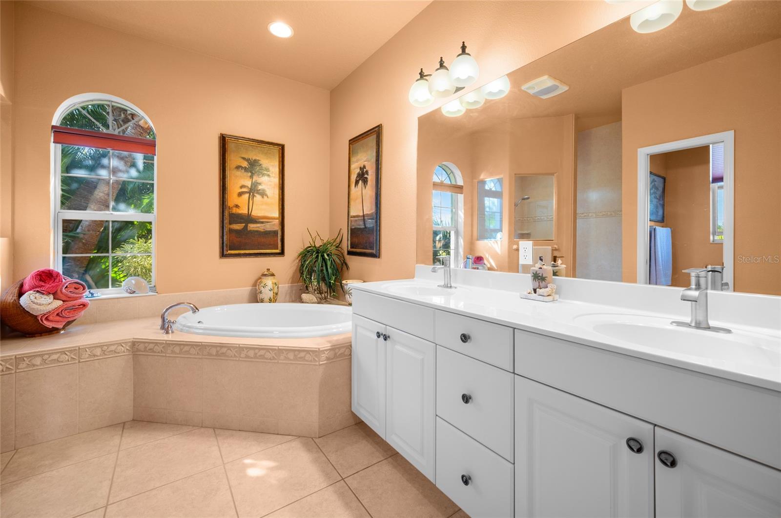 ROTONDA LAKES - Residential