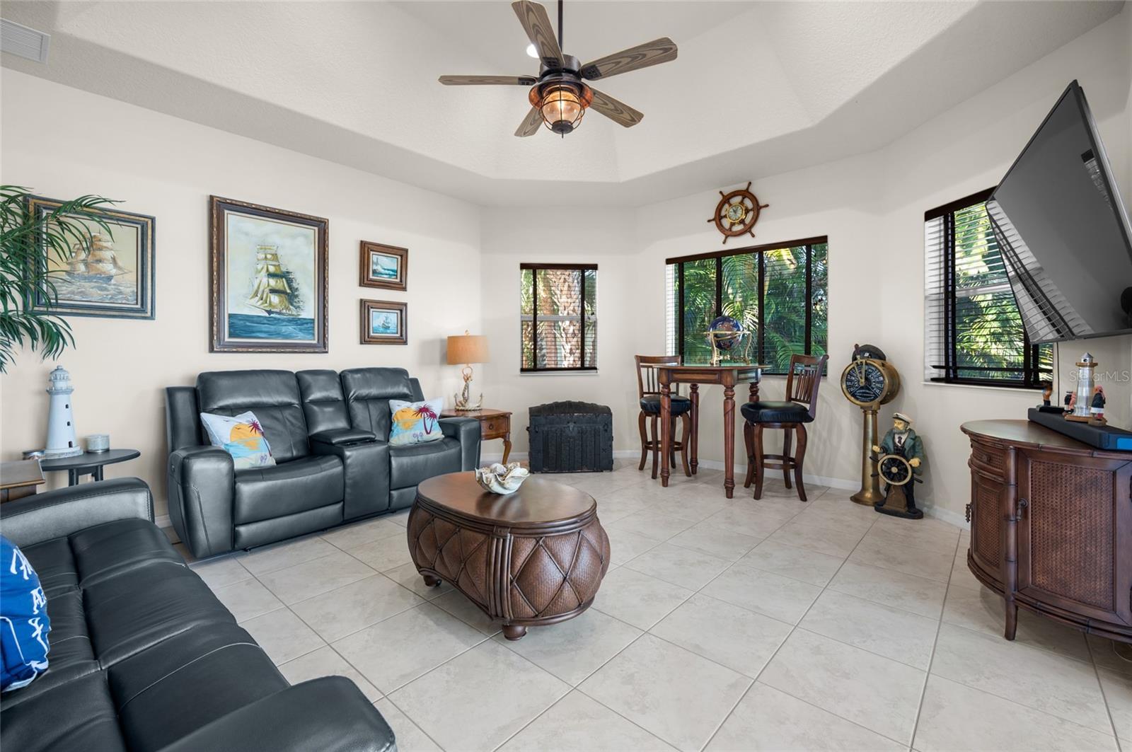 ROTONDA LAKES - Residential