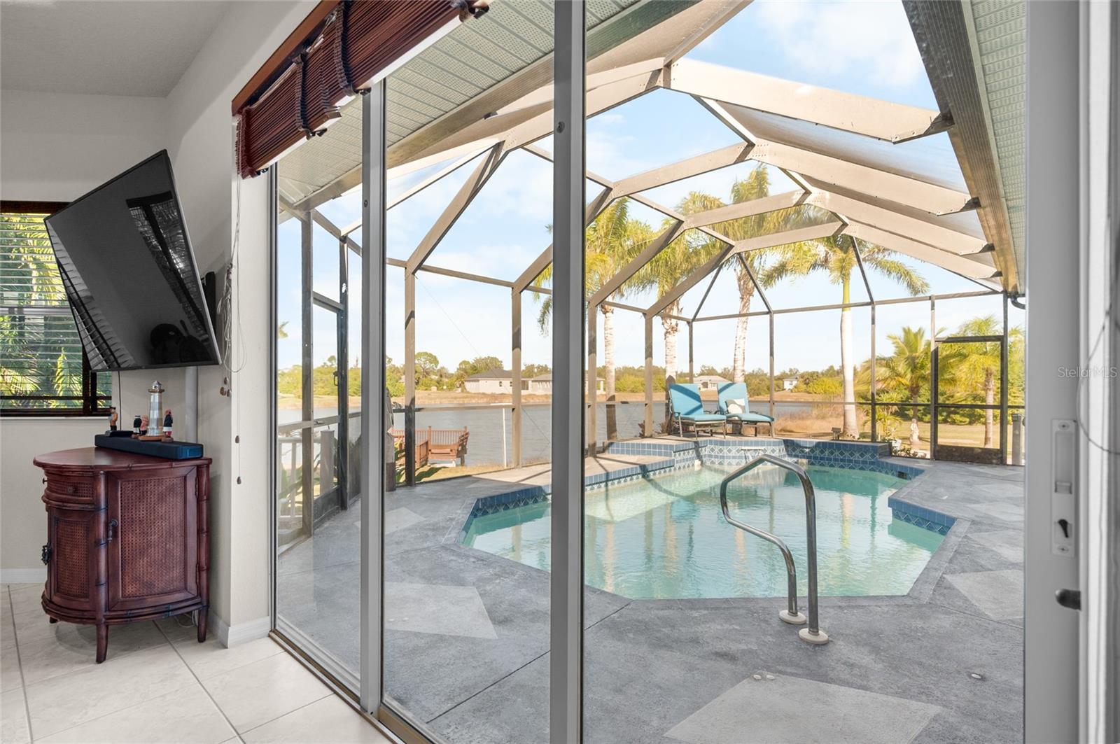 ROTONDA LAKES - Residential