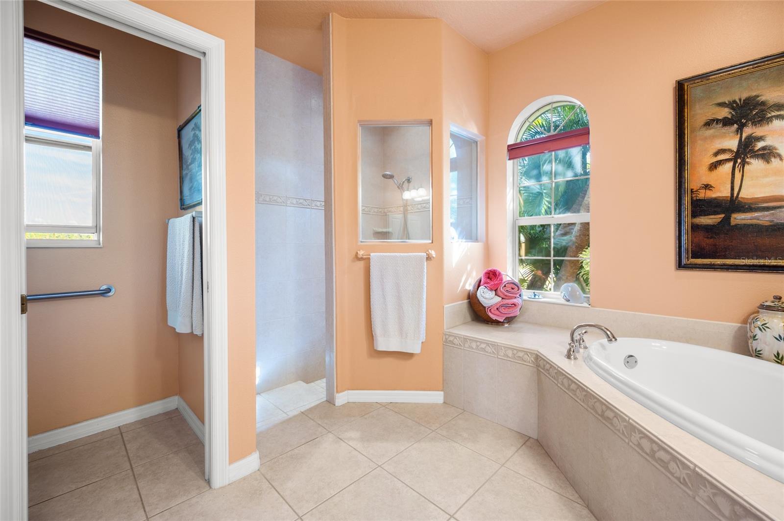 ROTONDA LAKES - Residential