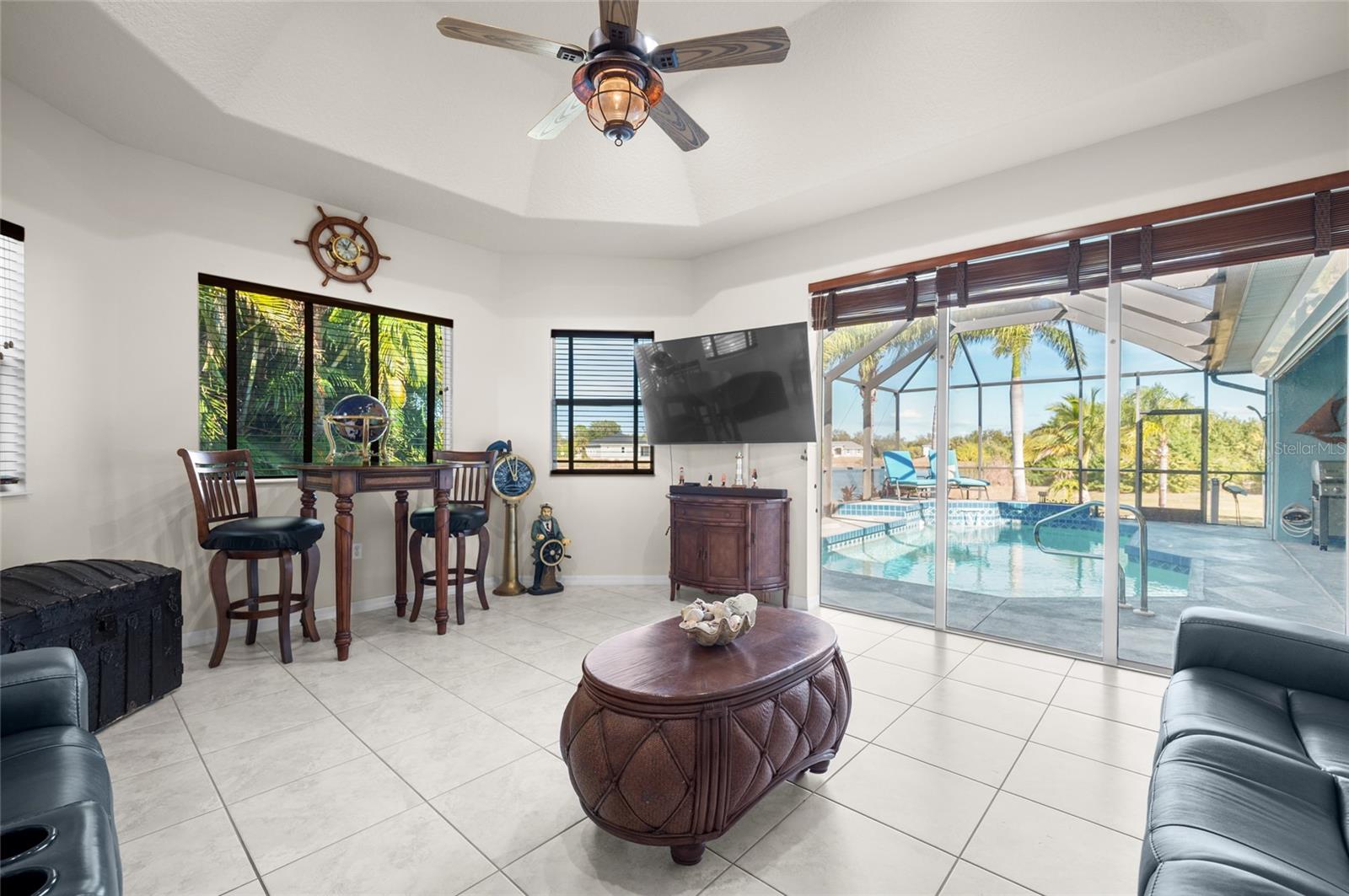 ROTONDA LAKES - Residential