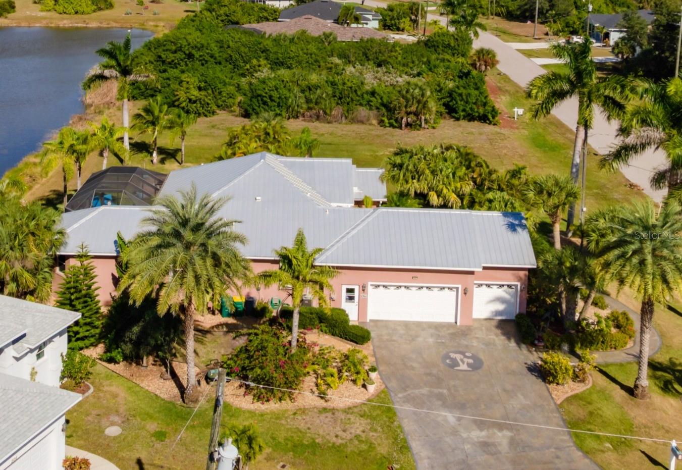 ROTONDA LAKES - Residential