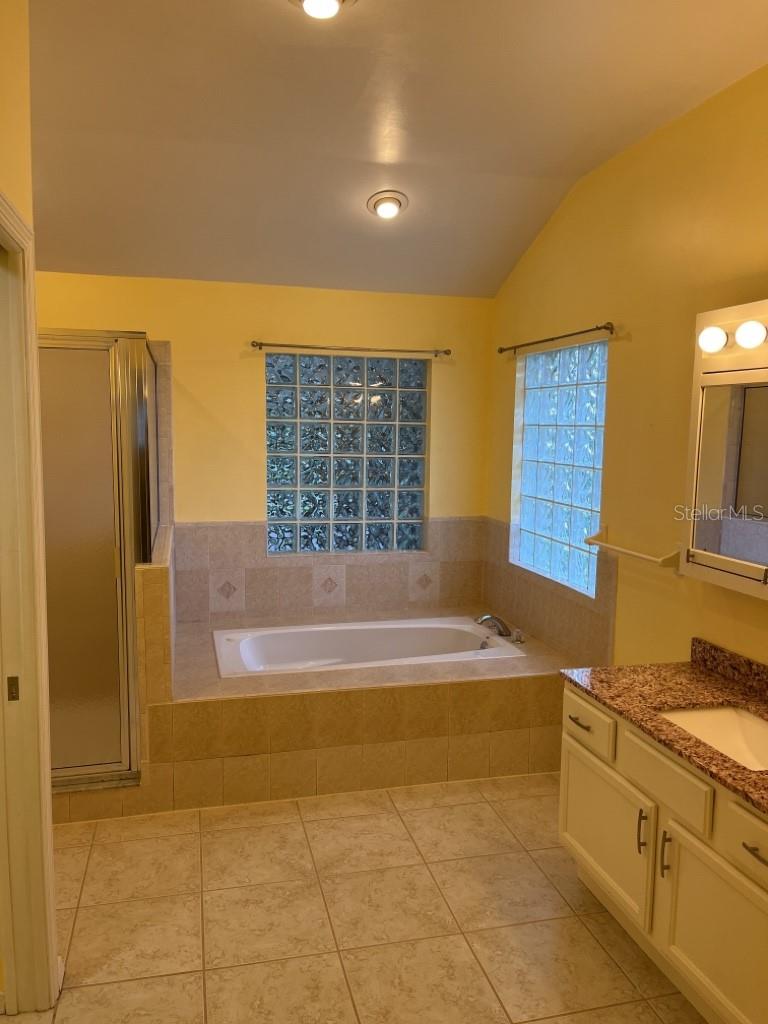 7011 ARCHWOOD DRIVE