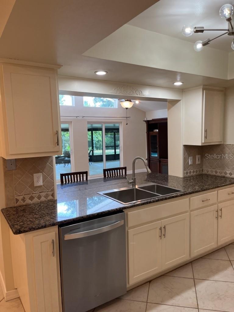 7011 ARCHWOOD DRIVE