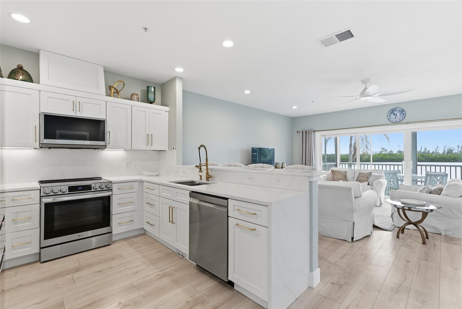 SIESTA BAYSIDE SOUTH - Residential