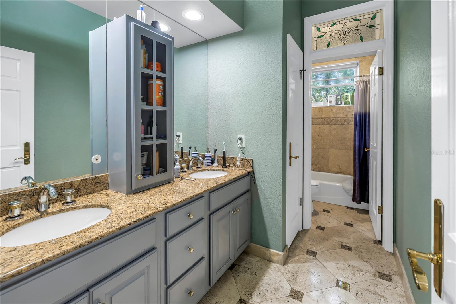 IBIS COVE - Residential