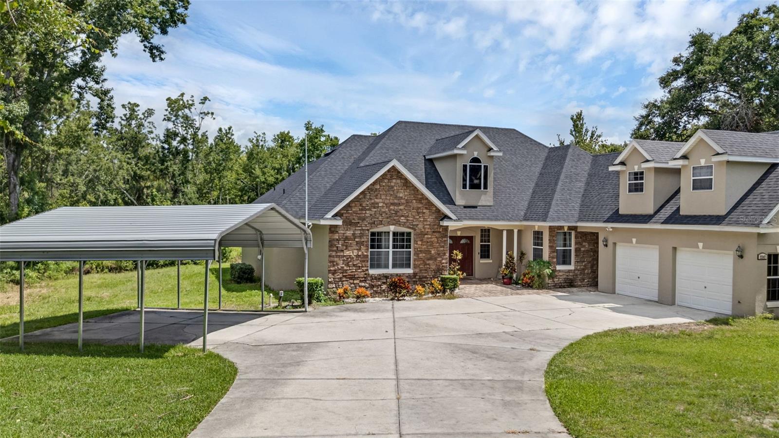 2202 OLD TAVARES ROAD
