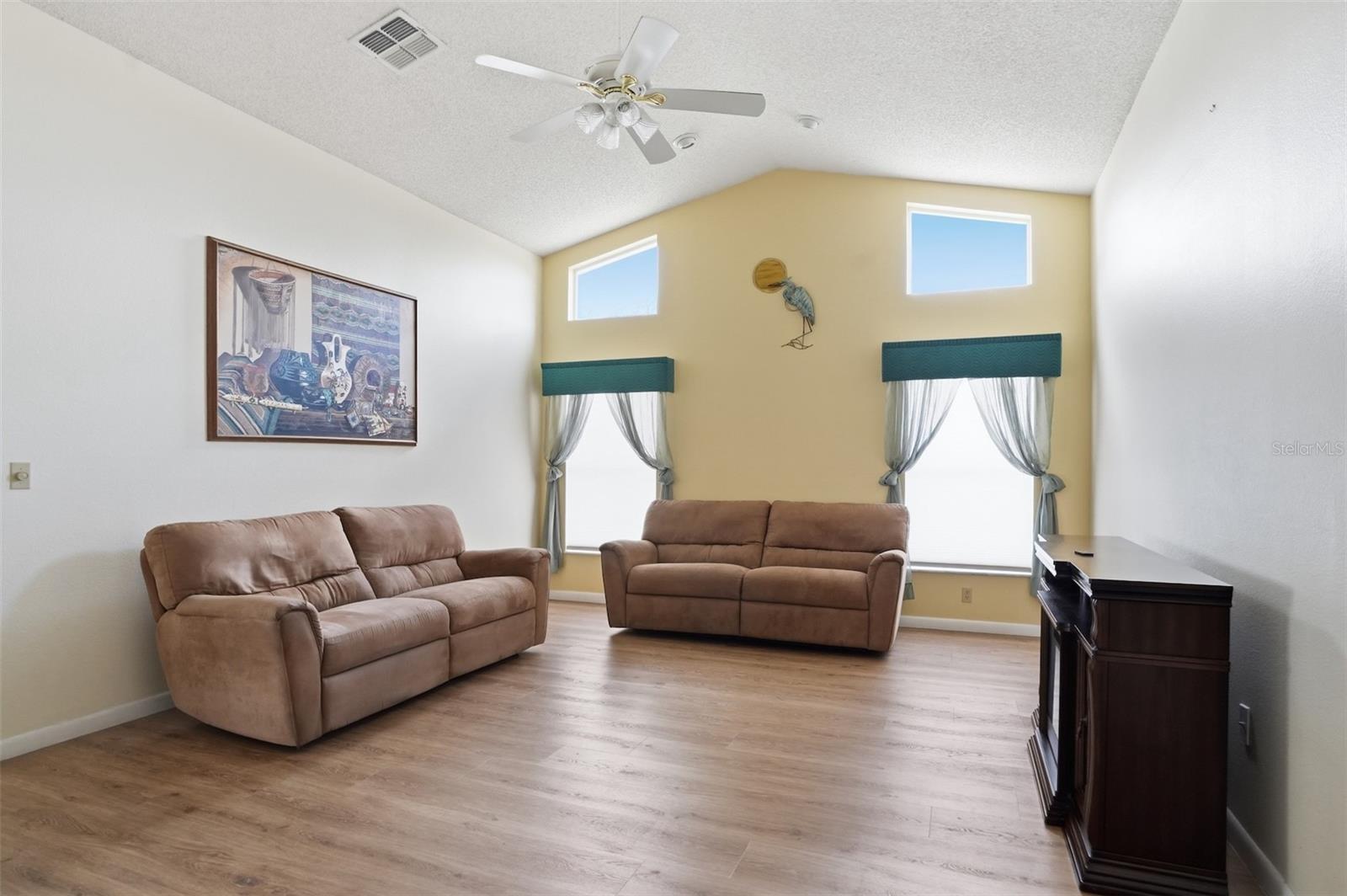 SPRING HILL - Residential