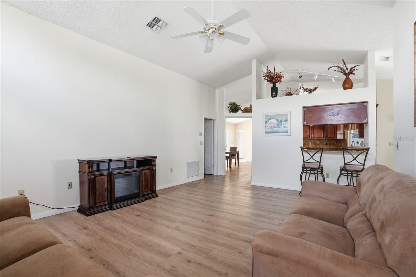 SPRING HILL - Residential