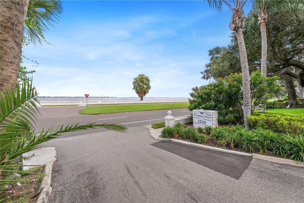 Photo of 3325 Bayshore Boulevard #C11, Tampa, FL 33629 (MLS # TB8425780)