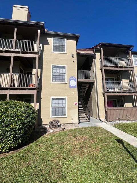 Photo of 224 Afton Square #202, Altamonte Springs, FL 32714 (MLS # O6359519)