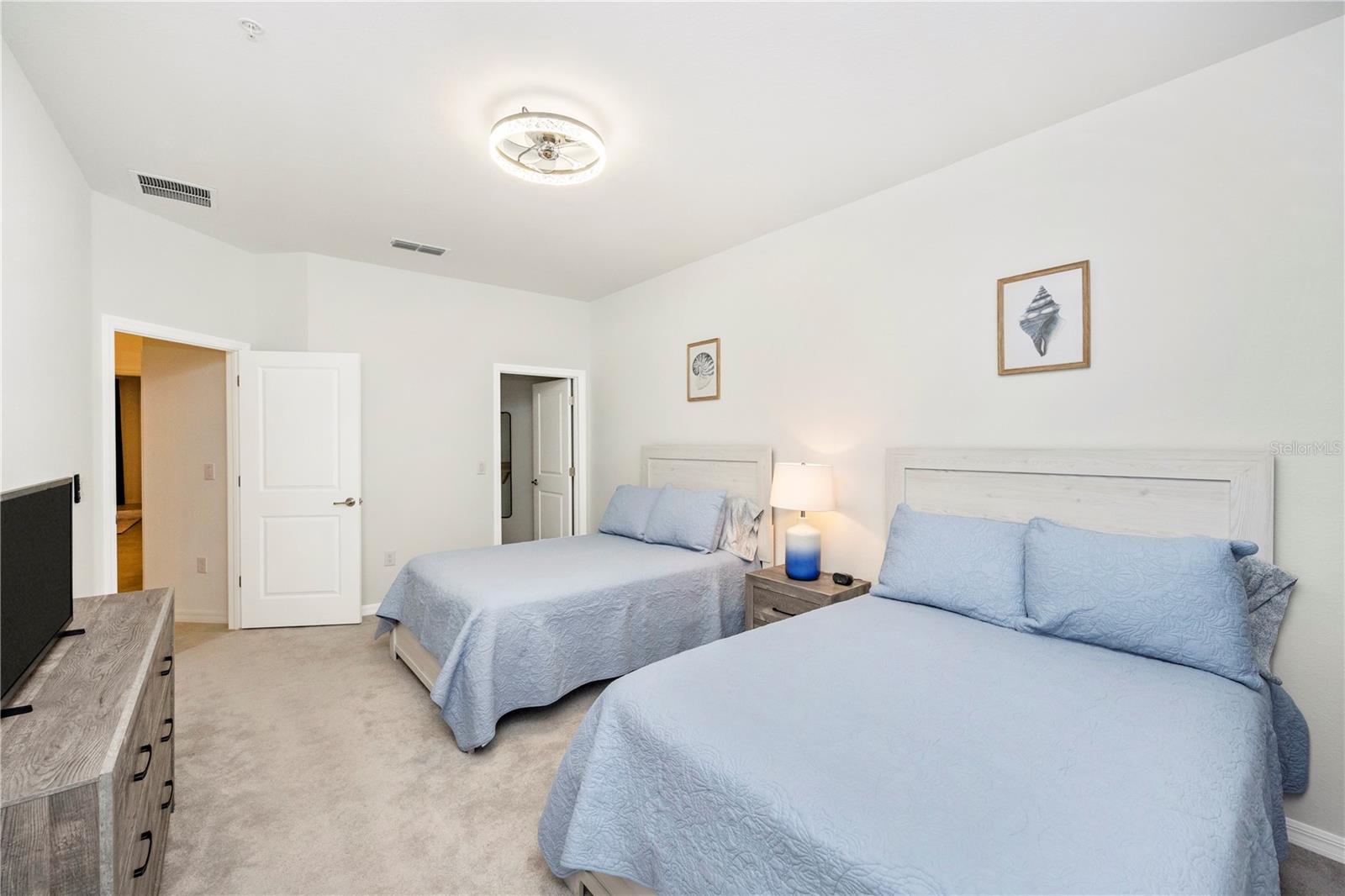 WELLEN PARK GOLF & COUNTRY CLUB - Residential Lease