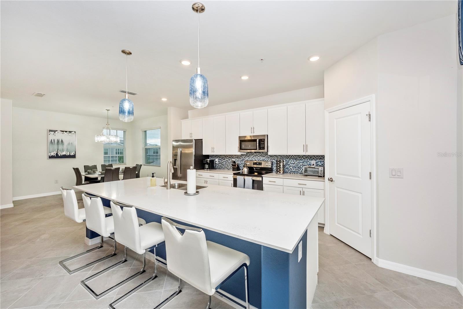 WELLEN PARK GOLF & COUNTRY CLUB - Residential Lease