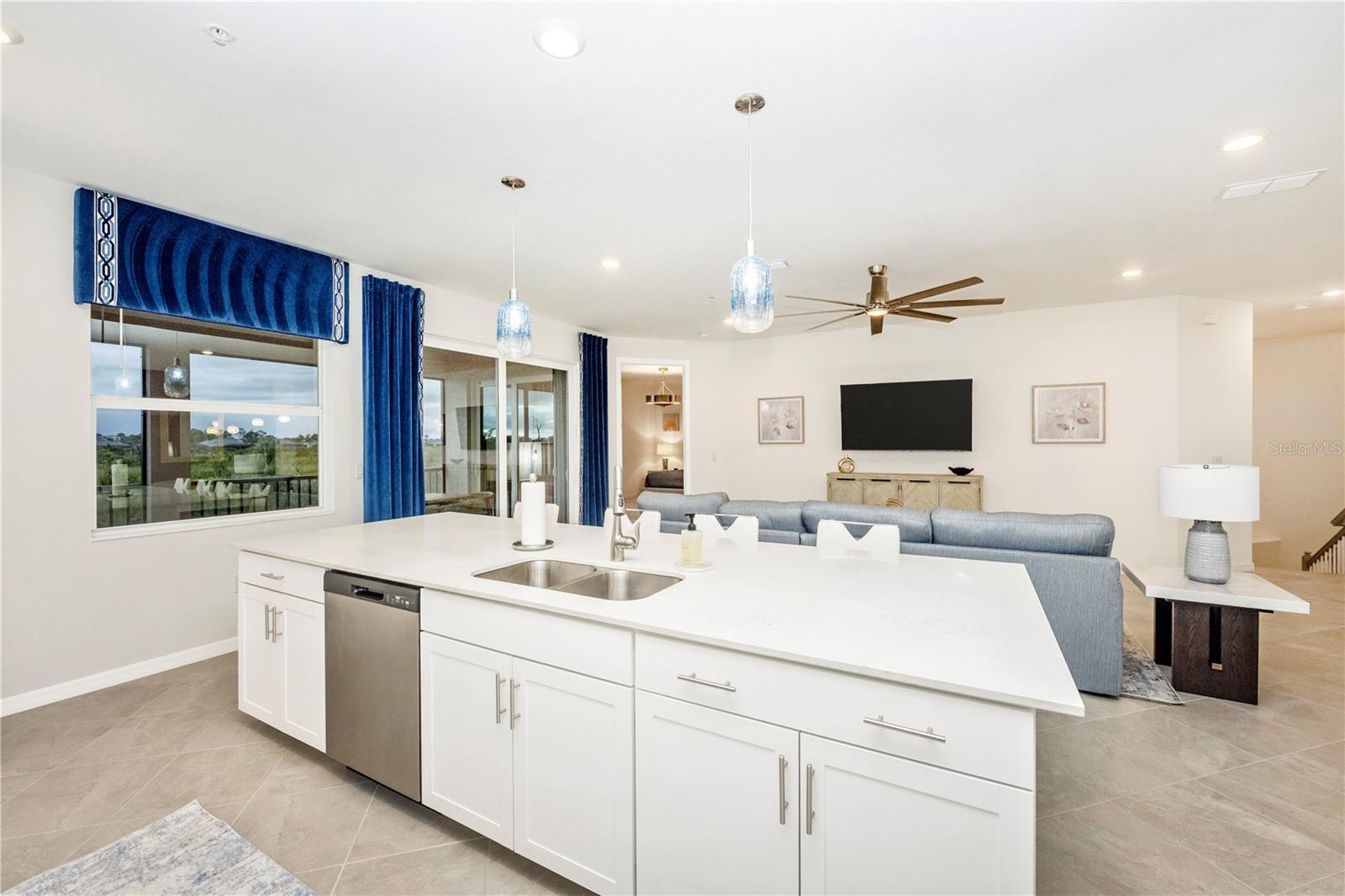 WELLEN PARK GOLF & COUNTRY CLUB - Residential Lease