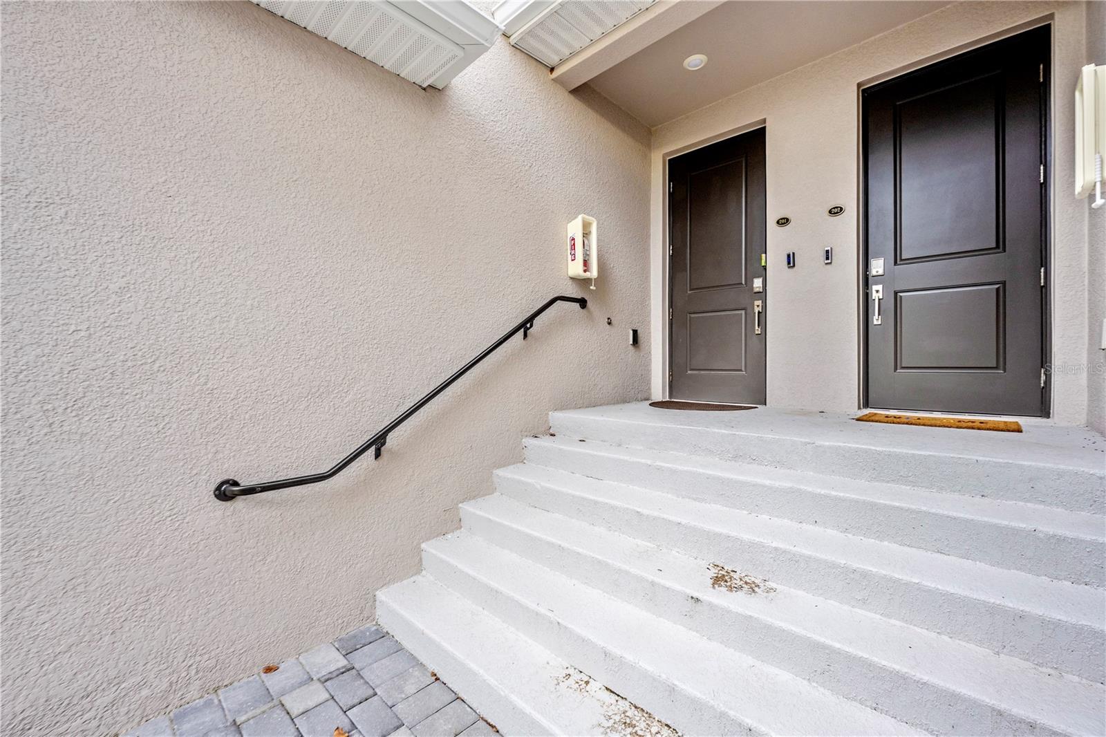 WELLEN PARK GOLF & COUNTRY CLUB - Residential Lease