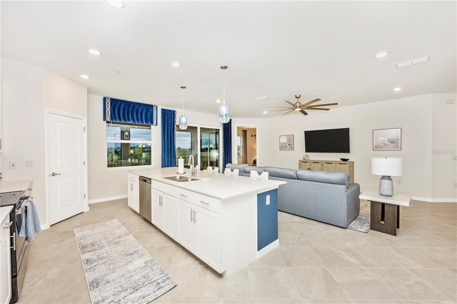 WELLEN PARK GOLF & COUNTRY CLUB - Residential Lease