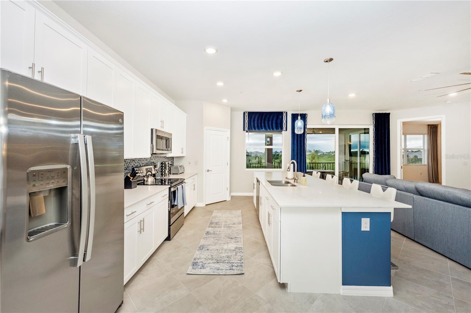 WELLEN PARK GOLF & COUNTRY CLUB - Residential Lease