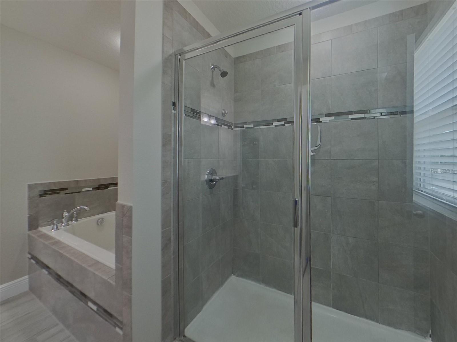 LUCAYA LAKE CLUB PH 2E - Residential