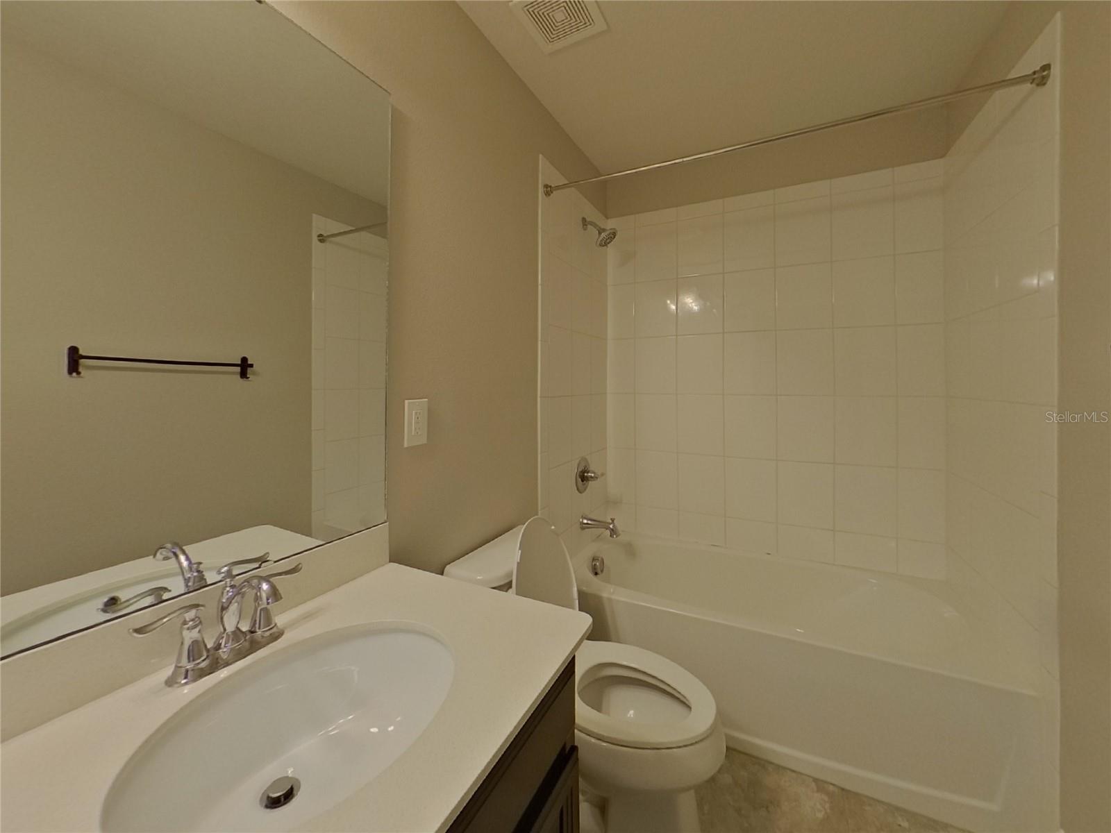 LUCAYA LAKE CLUB PH 2E - Residential