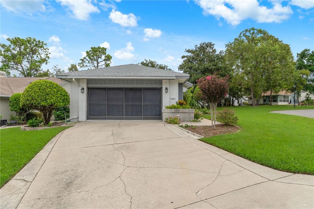 8 W Winged Foot COURT