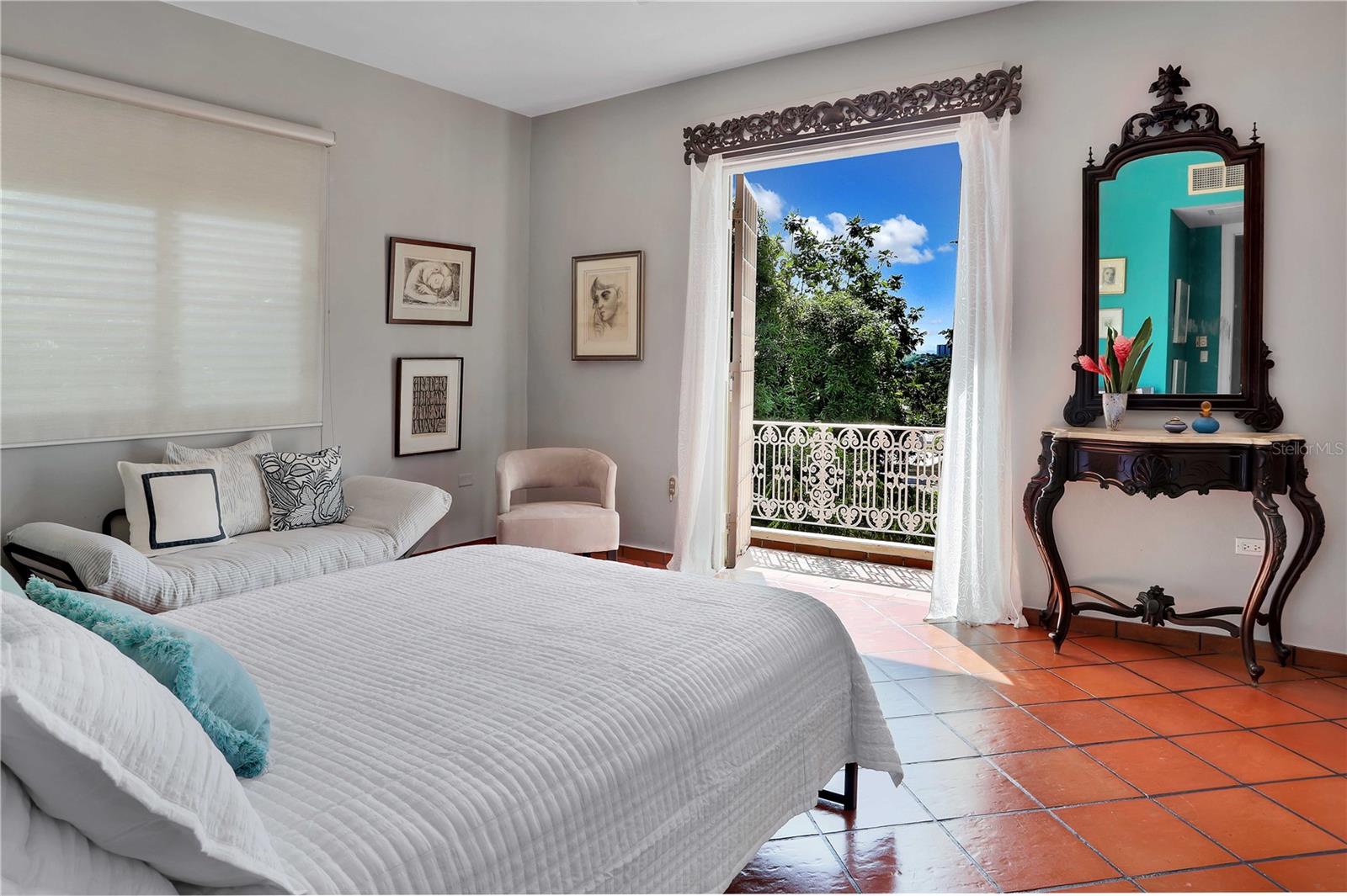 GHN- VILLA CAPARRA - Residential