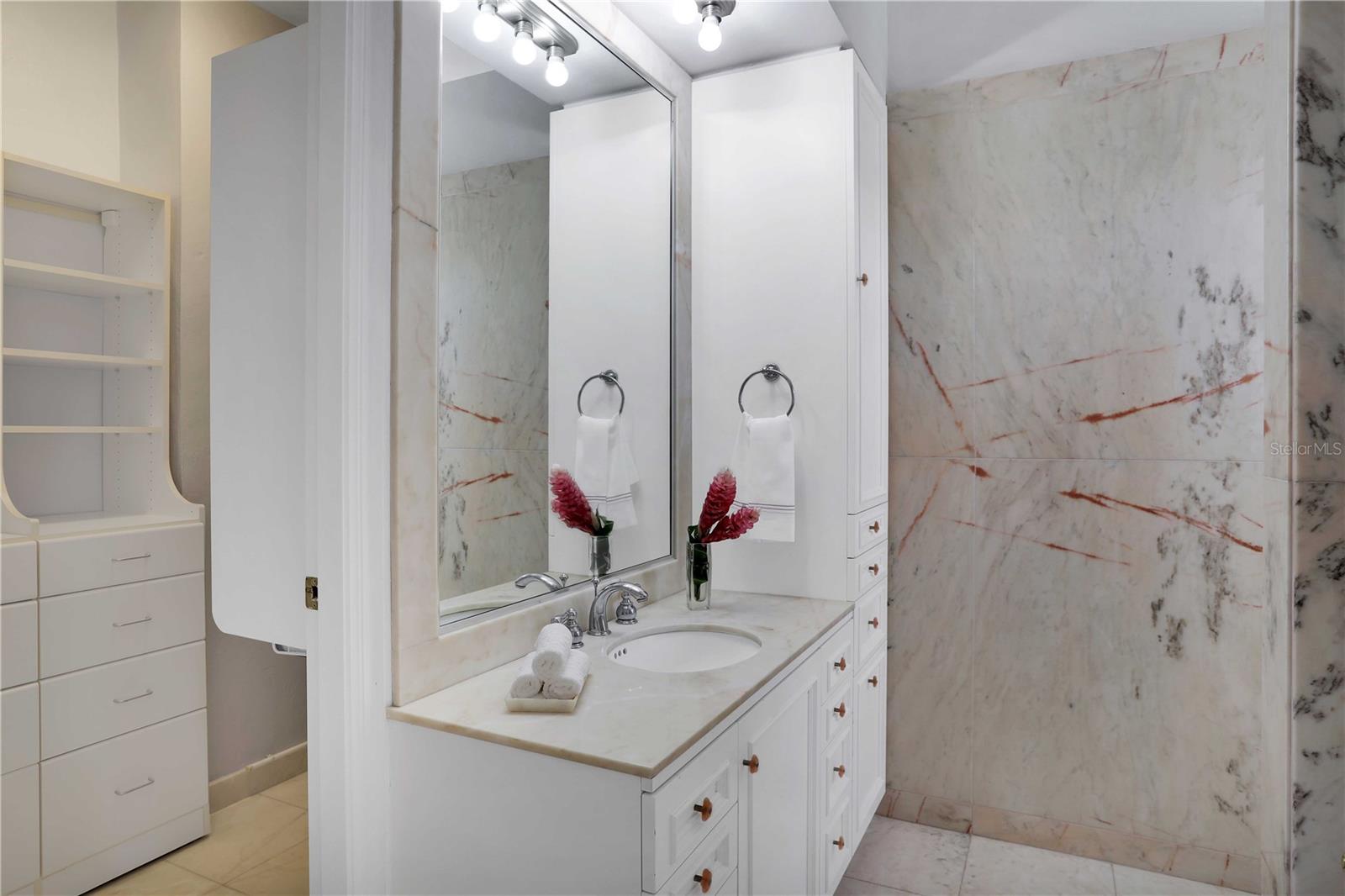 GHN- VILLA CAPARRA - Residential