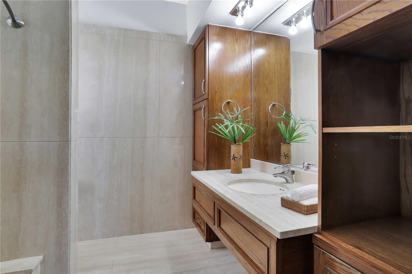 GHN- VILLA CAPARRA - Residential