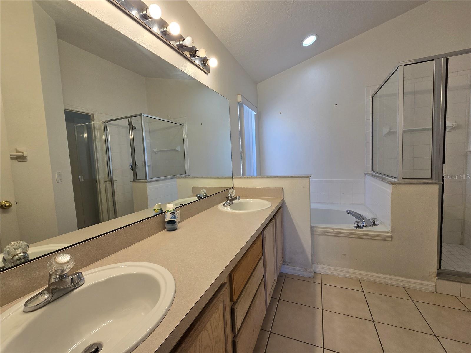 BRIDGEWATER AT TOWN CENTER - Residential Lease