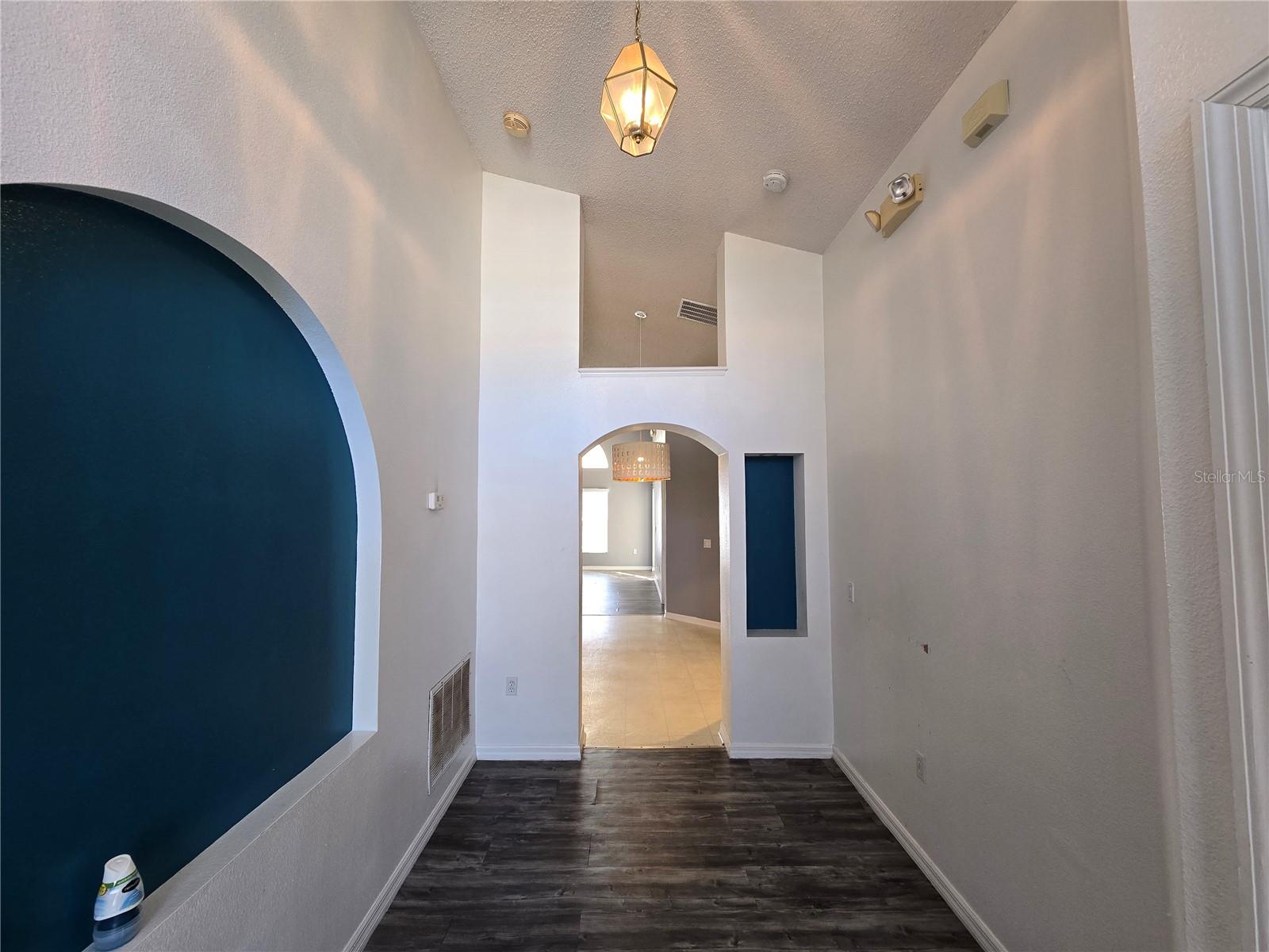 BRIDGEWATER AT TOWN CENTER - Residential Lease