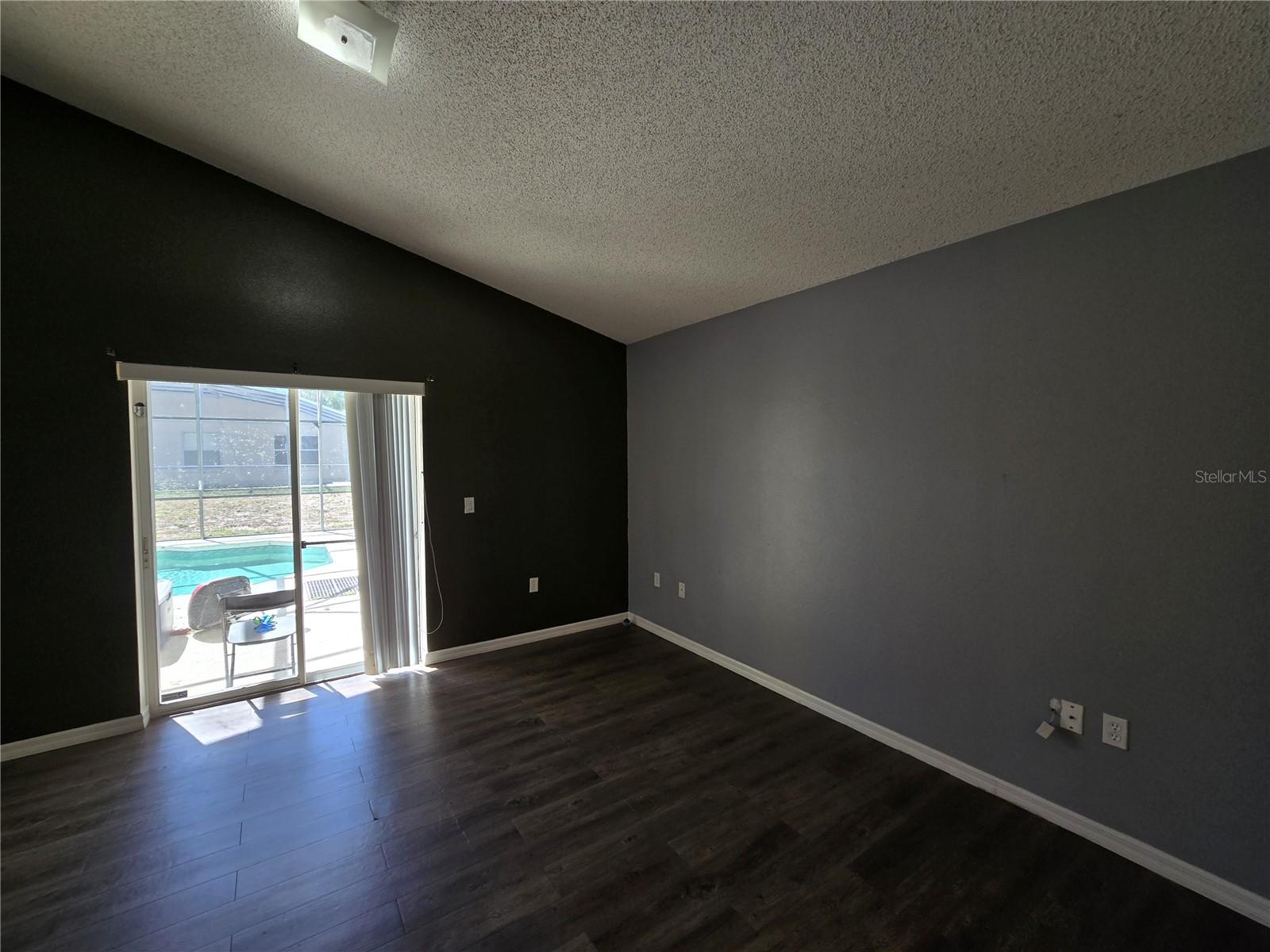 BRIDGEWATER AT TOWN CENTER - Residential Lease