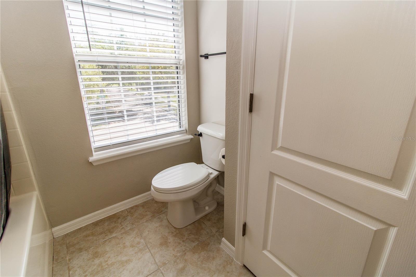 COLONY LAKES - Residential Lease