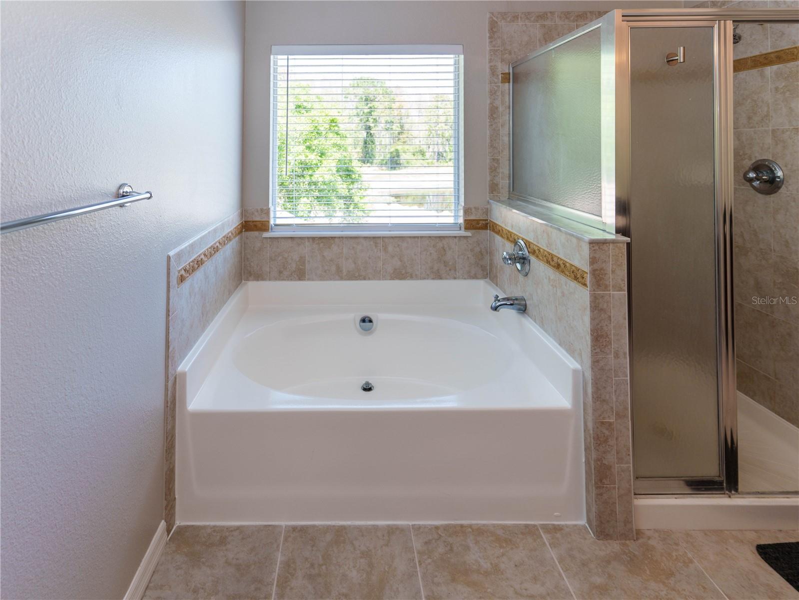 COLONY LAKES - Residential Lease