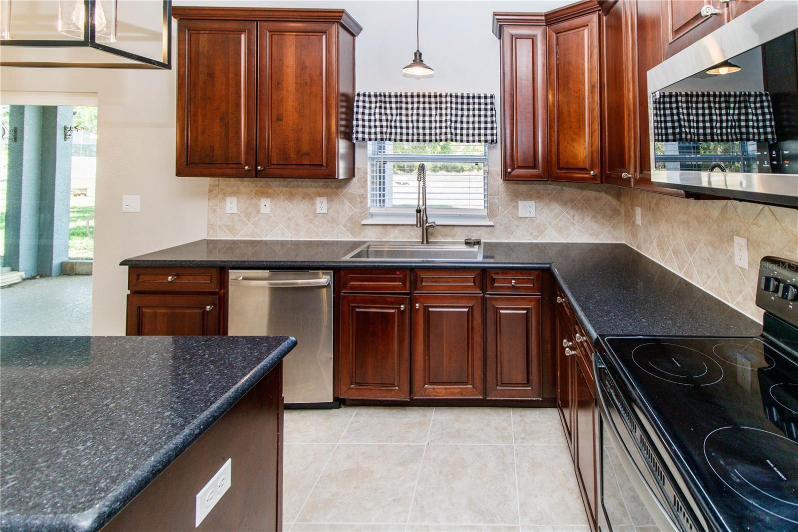 COLONY LAKES - Residential Lease