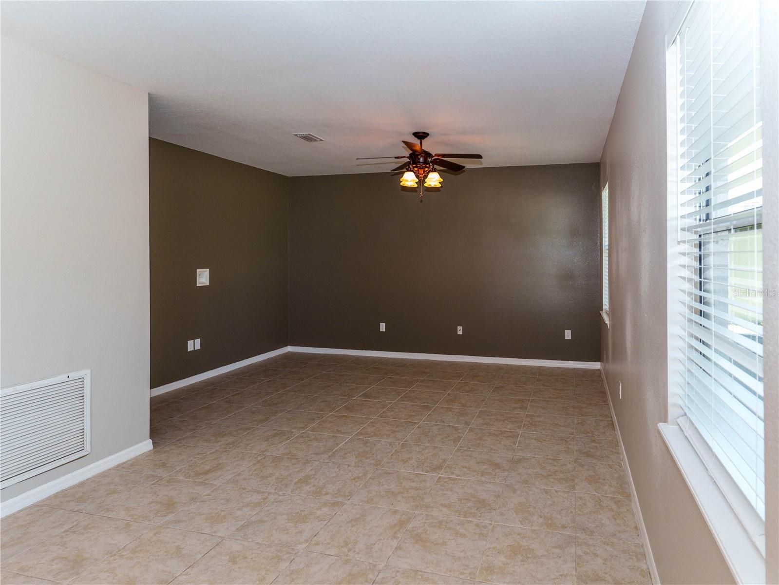 COLONY LAKES - Residential Lease