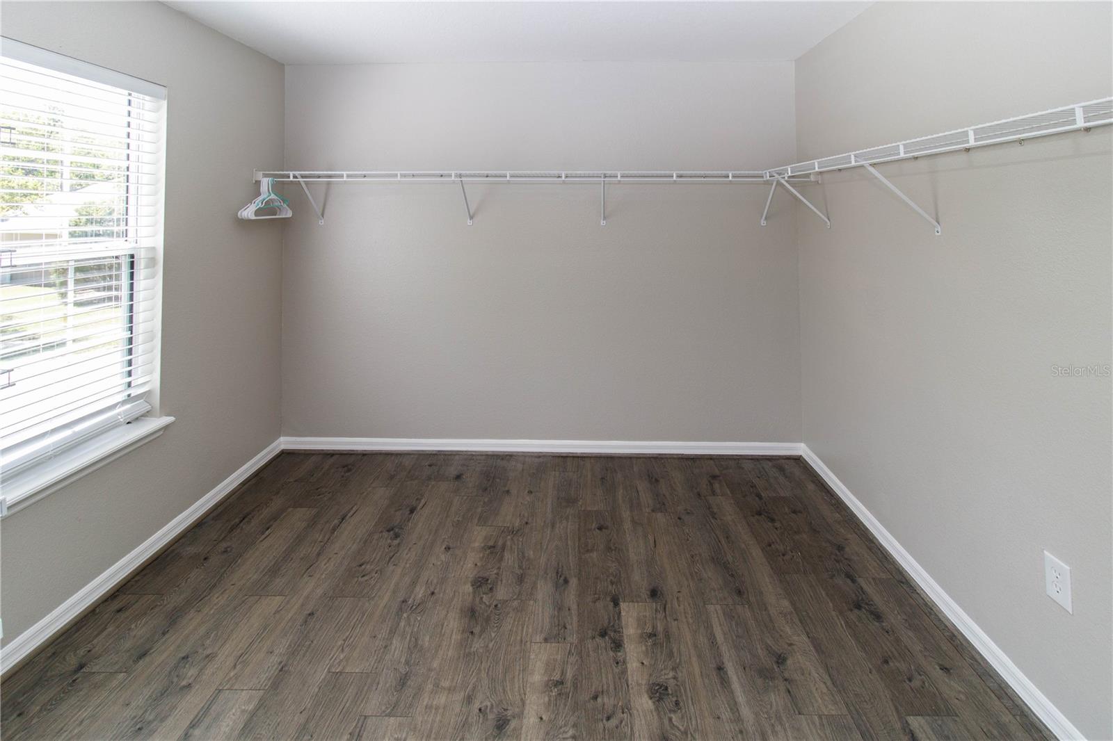 COLONY LAKES - Residential Lease