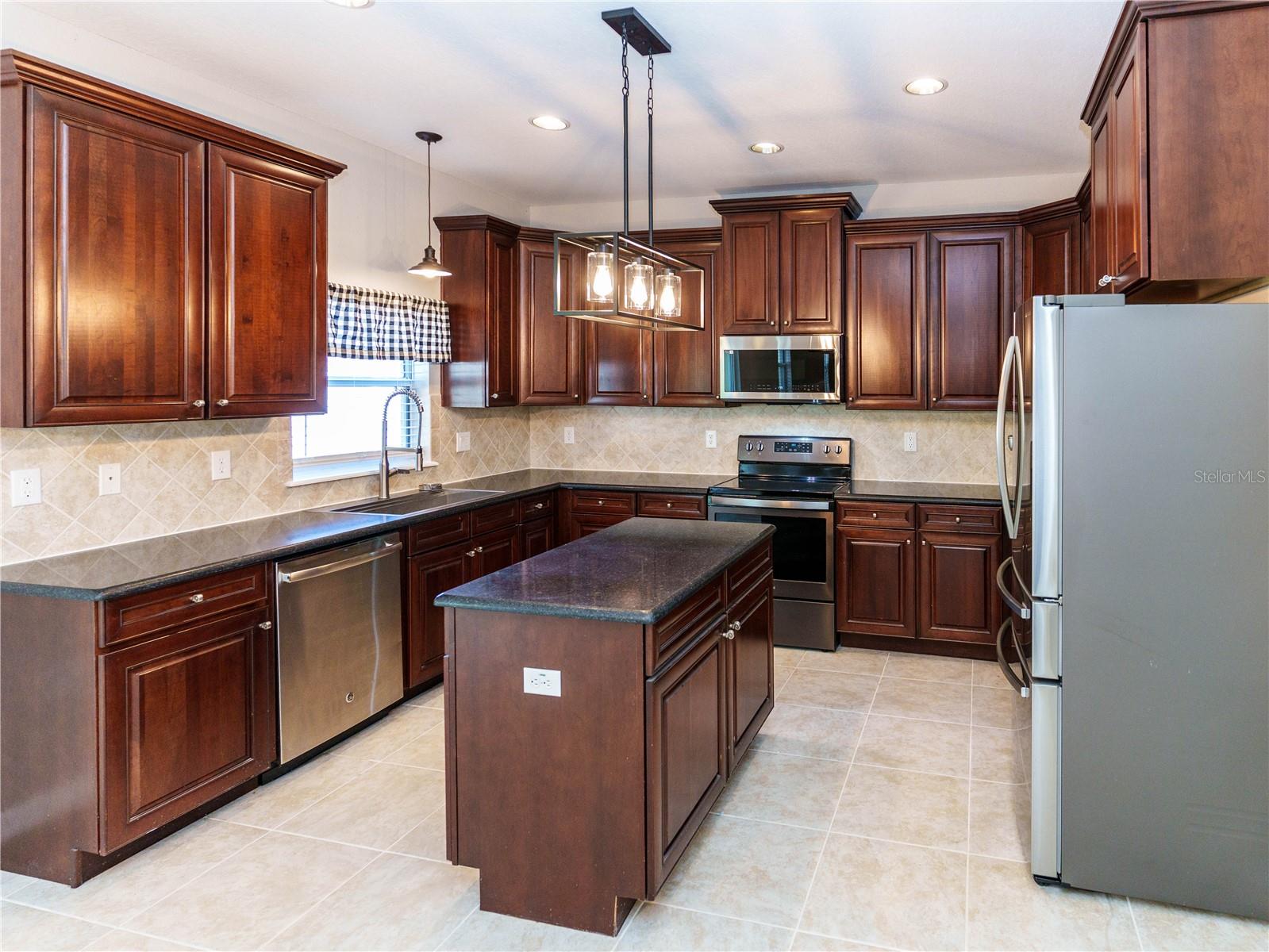 COLONY LAKES - Residential Lease