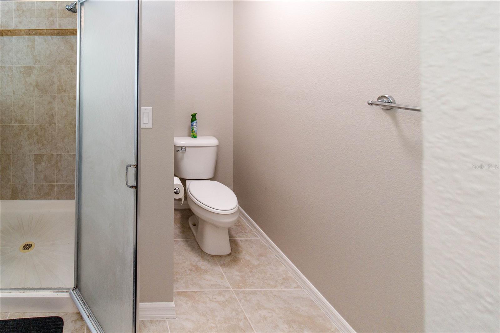 COLONY LAKES - Residential Lease