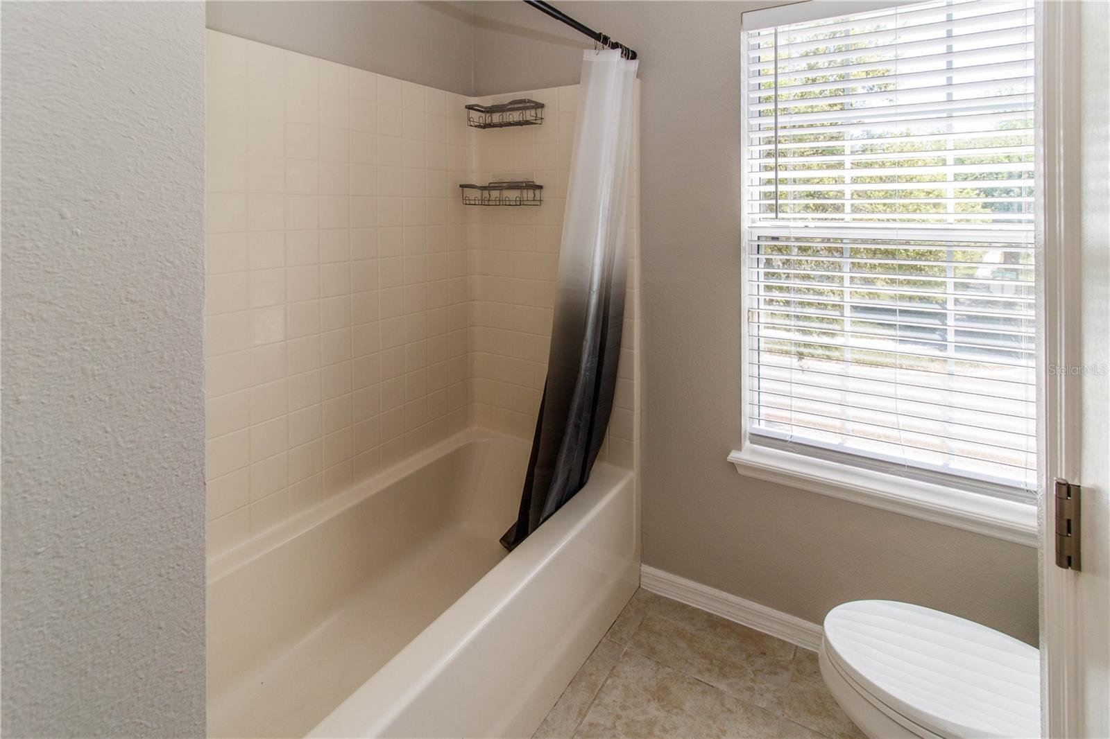 COLONY LAKES - Residential Lease