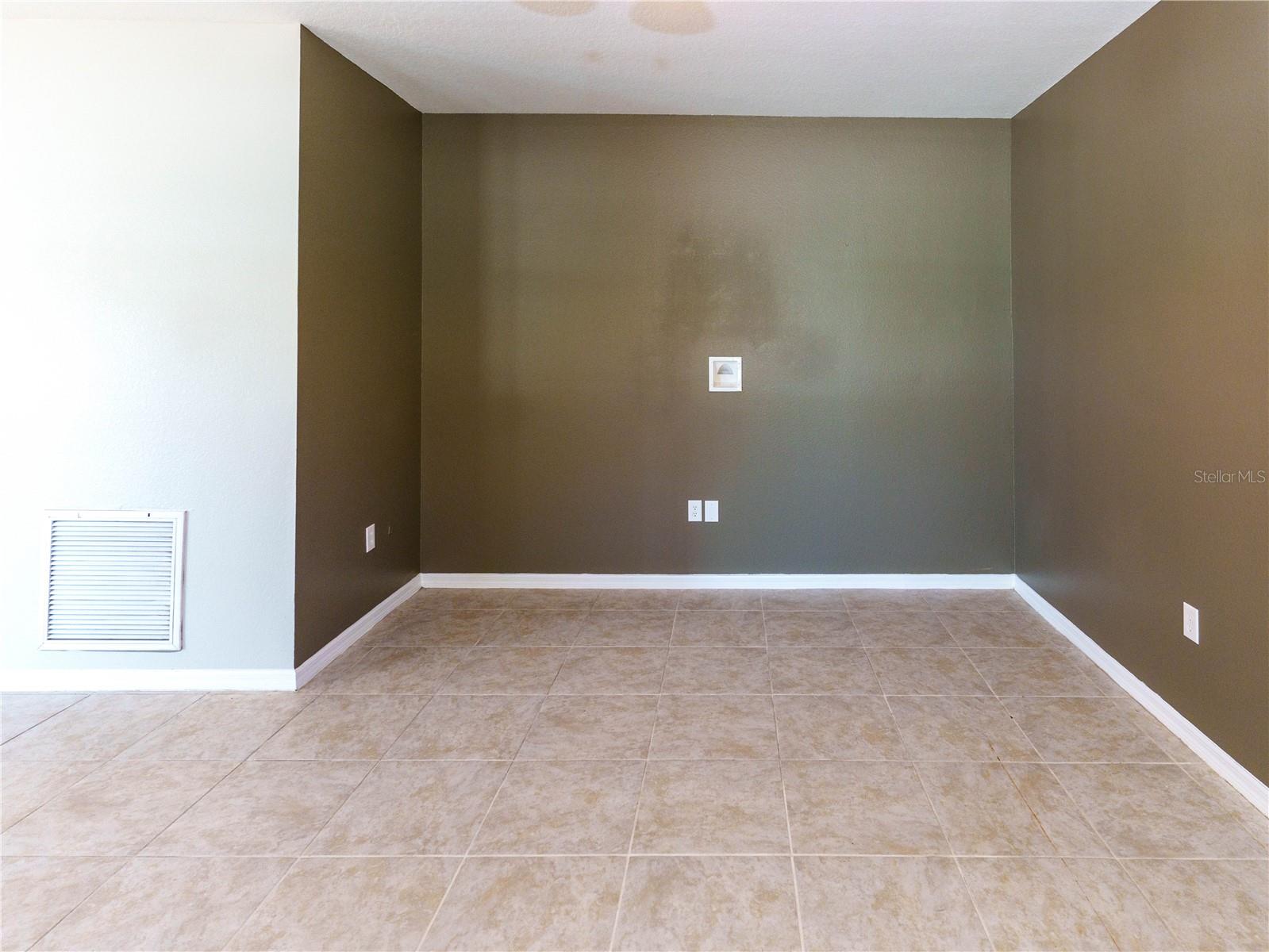 COLONY LAKES - Residential Lease