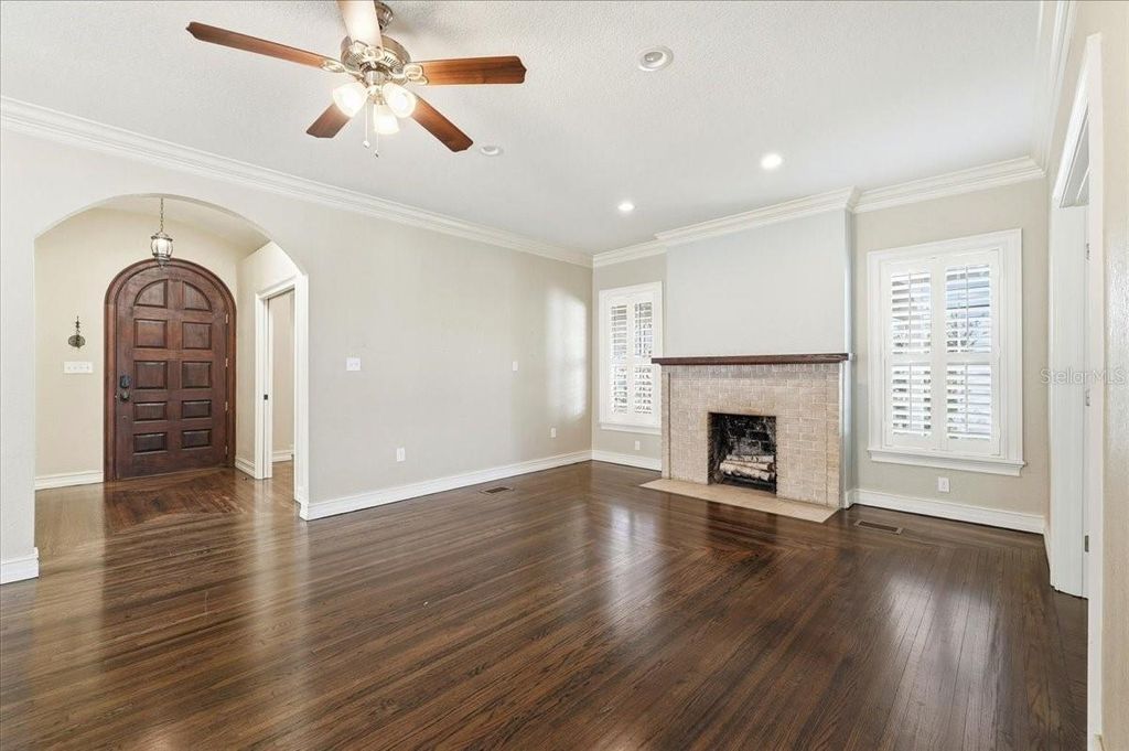 Photo of 207 W Maxwell Street, Lakeland, FL 33803 (MLS # L4954213)